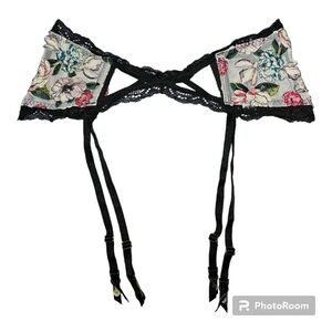 NWT Victoria's Secret Floral Embroidered Cross-Over Lace Garter Belt